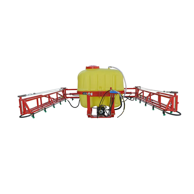 Traktor Boom Spreyer işlətdi